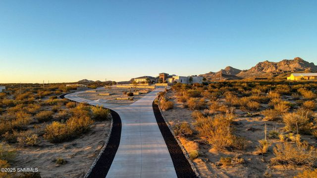 2299 Guamis Road, Las Cruces, NM 88012