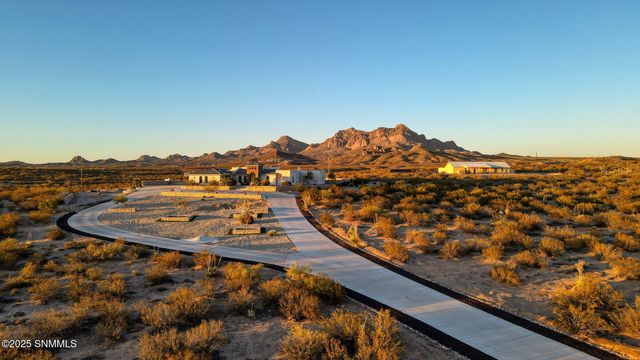 2299 Guamis Road, Las Cruces, NM 88012