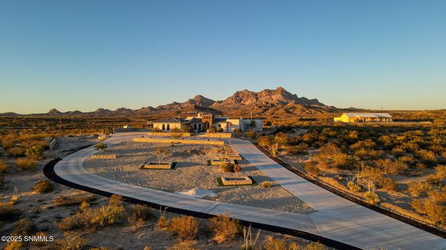 2299 Guamis Road, Las Cruces, NM 88012