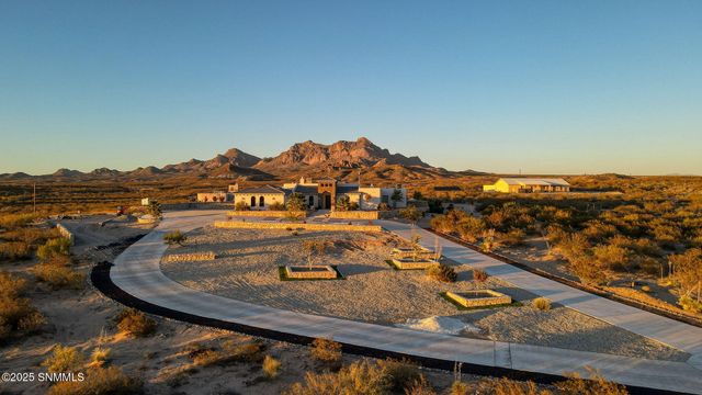 2299 Guamis Road, Las Cruces, NM 88012