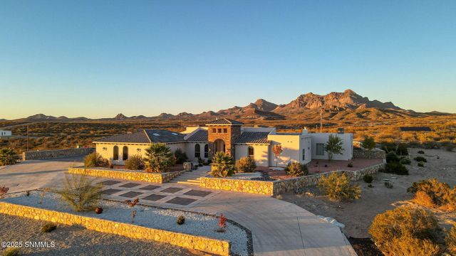 2299 Guamis Road, Las Cruces, NM 88012