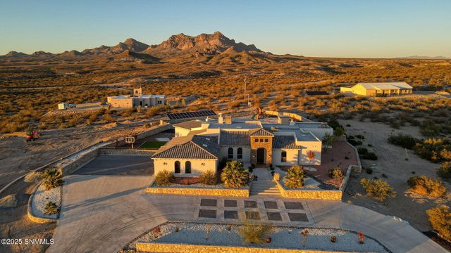 2299 Guamis Road, Las Cruces, NM 88012