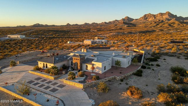 2299 Guamis Road, Las Cruces, NM 88012