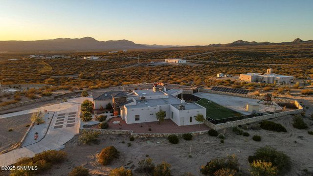 2299 Guamis Road, Las Cruces, NM 88012
