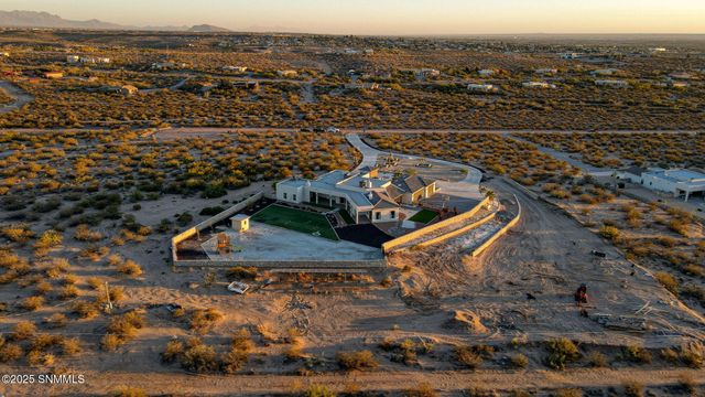 2299 Guamis Road, Las Cruces, NM 88012