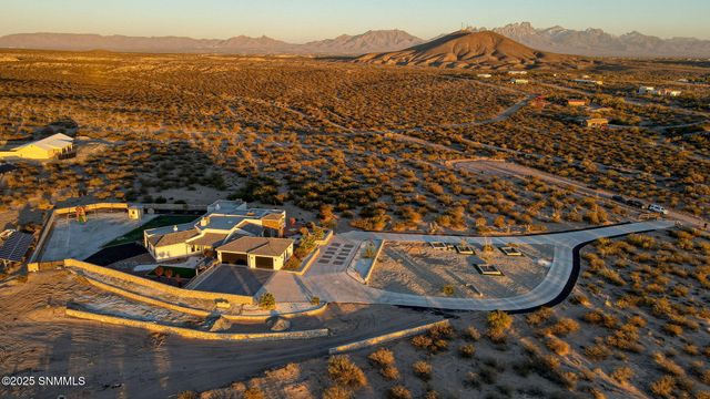2299 Guamis Road, Las Cruces, NM 88012