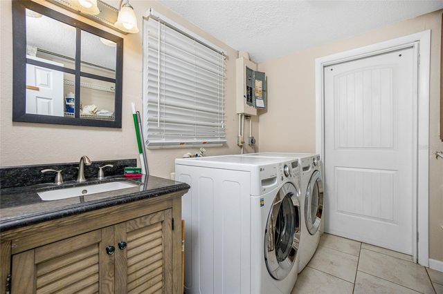 1725 BLUE BIRD LANE, Englewood, FL 34224