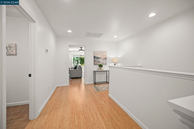 102 Henson Creek Ct, Martinez, CA 94553