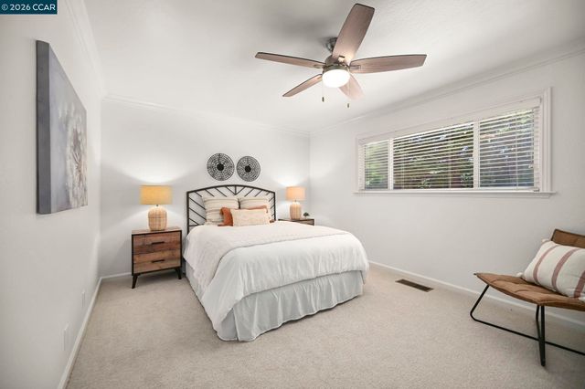 102 Henson Creek Ct, Martinez, CA 94553