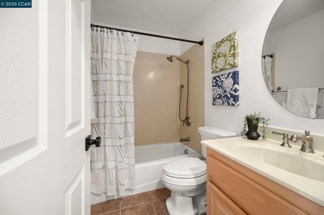 102 Henson Creek Ct, Martinez, CA 94553