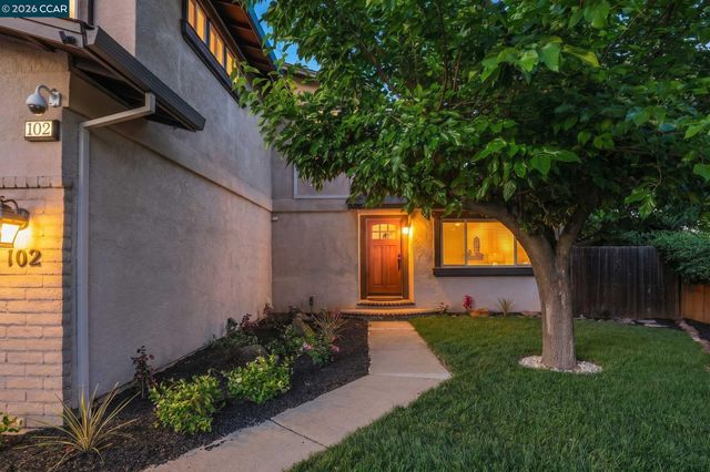 102 Henson Creek Ct, Martinez, CA 94553
