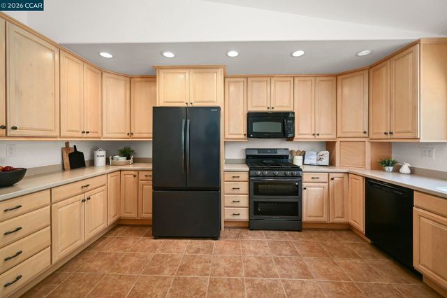102 Henson Creek Ct, Martinez, CA 94553