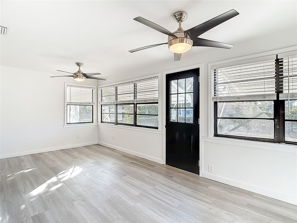 Image 22 of property listing at 8906 N ORLEANS AVENUE, Tampa, FL 33604