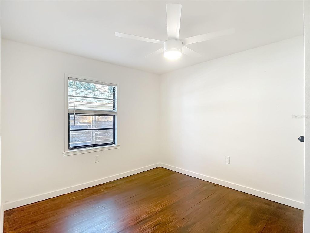 Image 28 of property listing at 8906 N ORLEANS AVENUE, Tampa, FL 33604