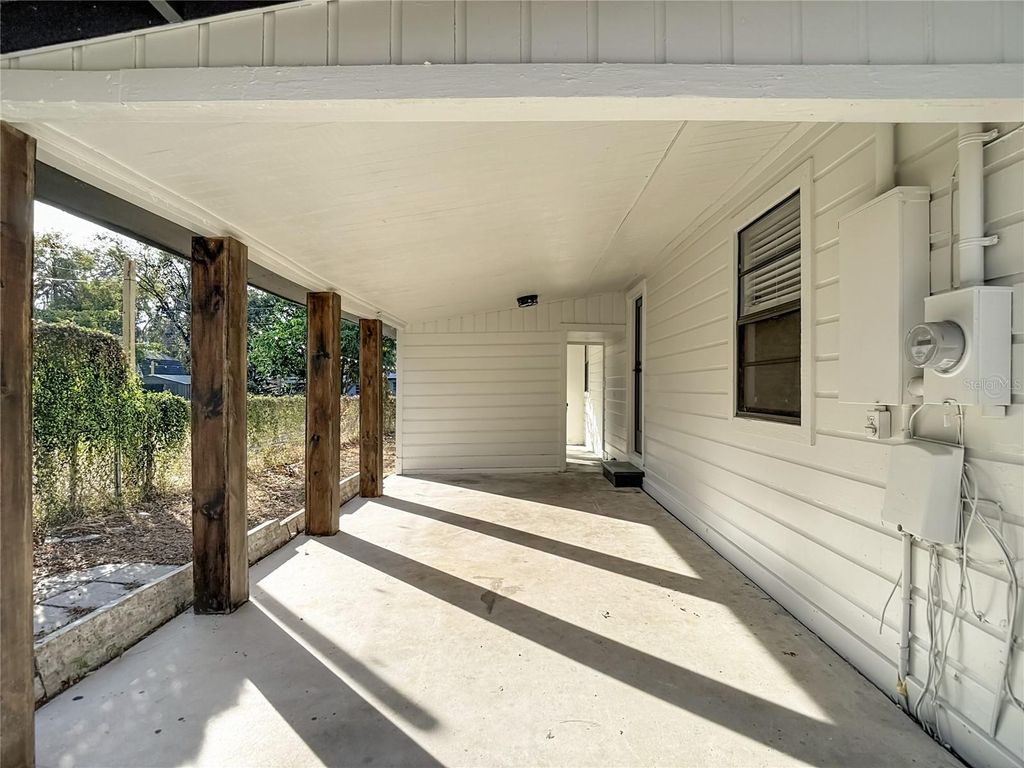 Image 32 of property listing at 8906 N ORLEANS AVENUE, Tampa, FL 33604