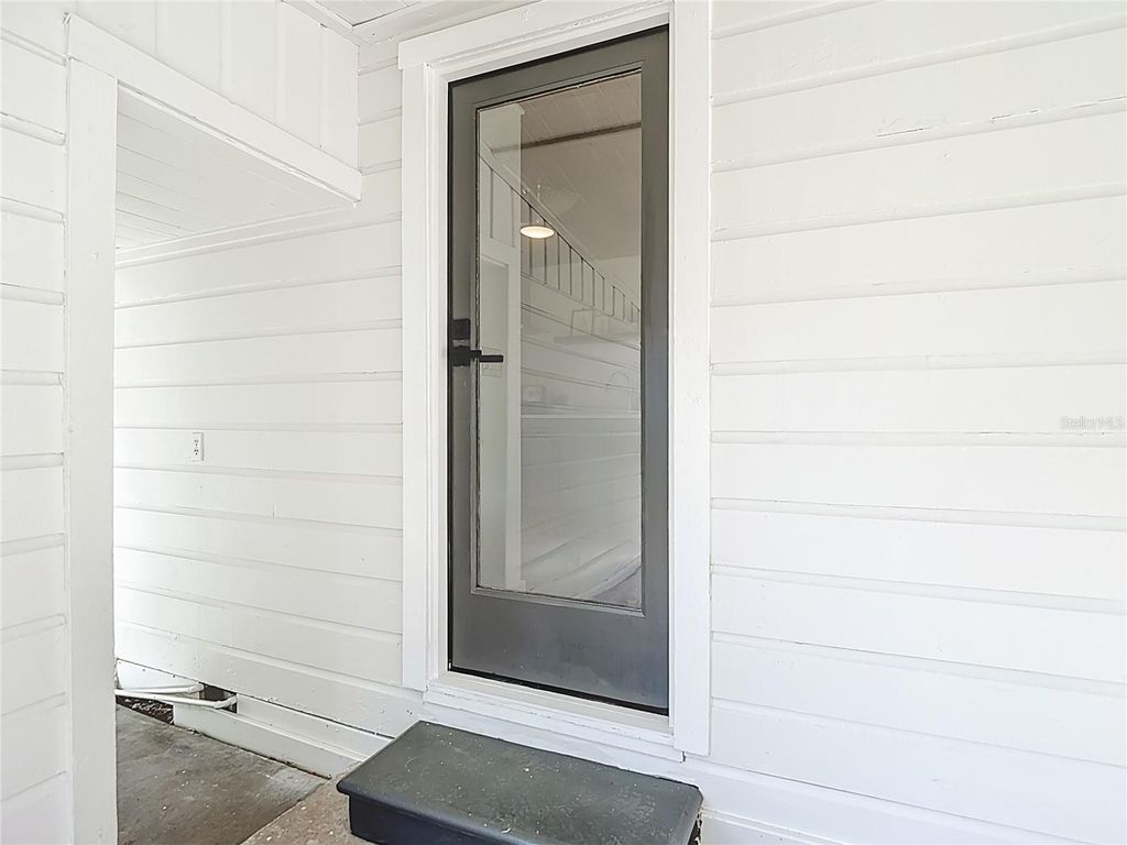 Image 33 of property listing at 8906 N ORLEANS AVENUE, Tampa, FL 33604