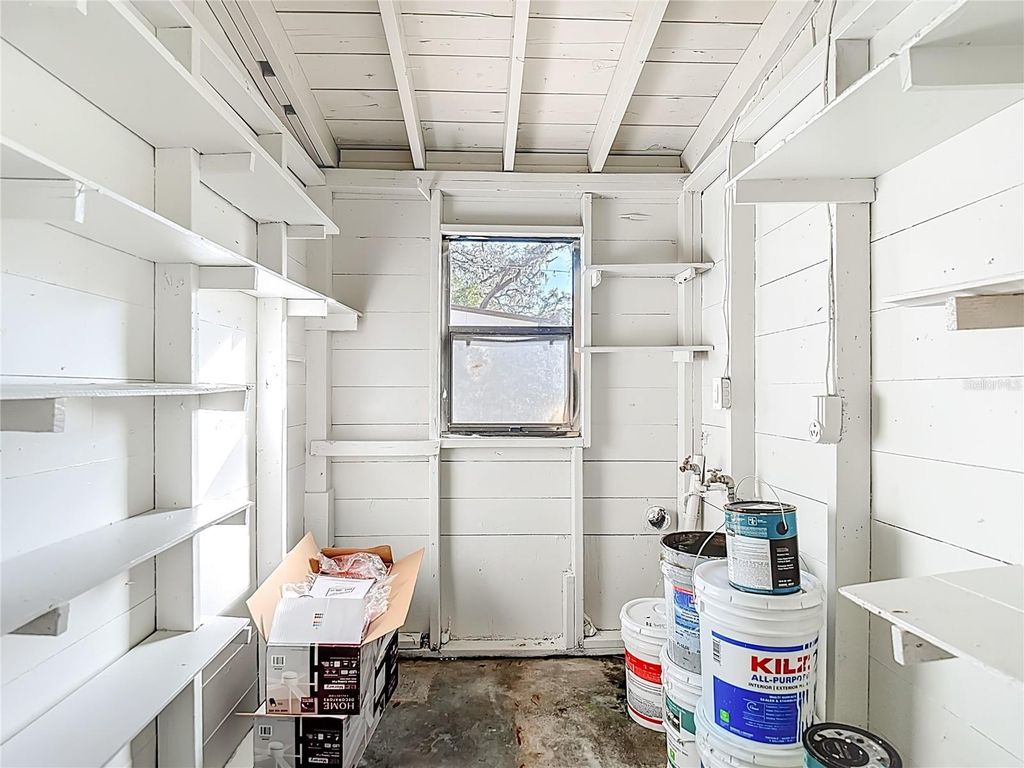 Image 38 of property listing at 8906 N ORLEANS AVENUE, Tampa, FL 33604