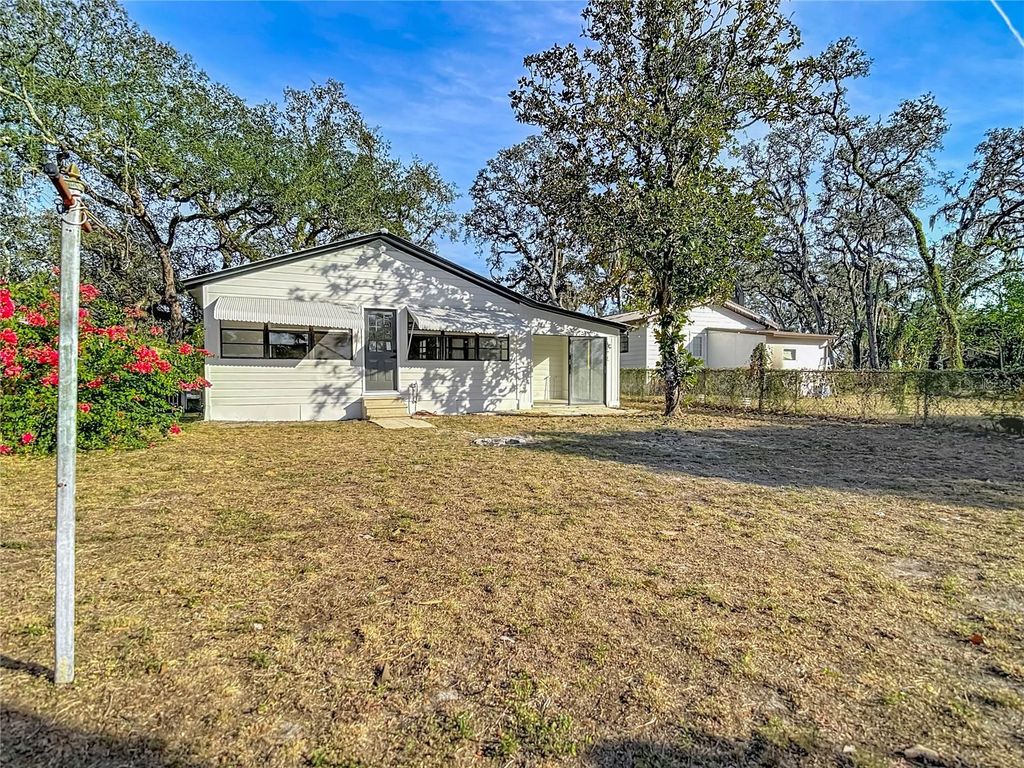 Image 40 of property listing at 8906 N ORLEANS AVENUE, Tampa, FL 33604