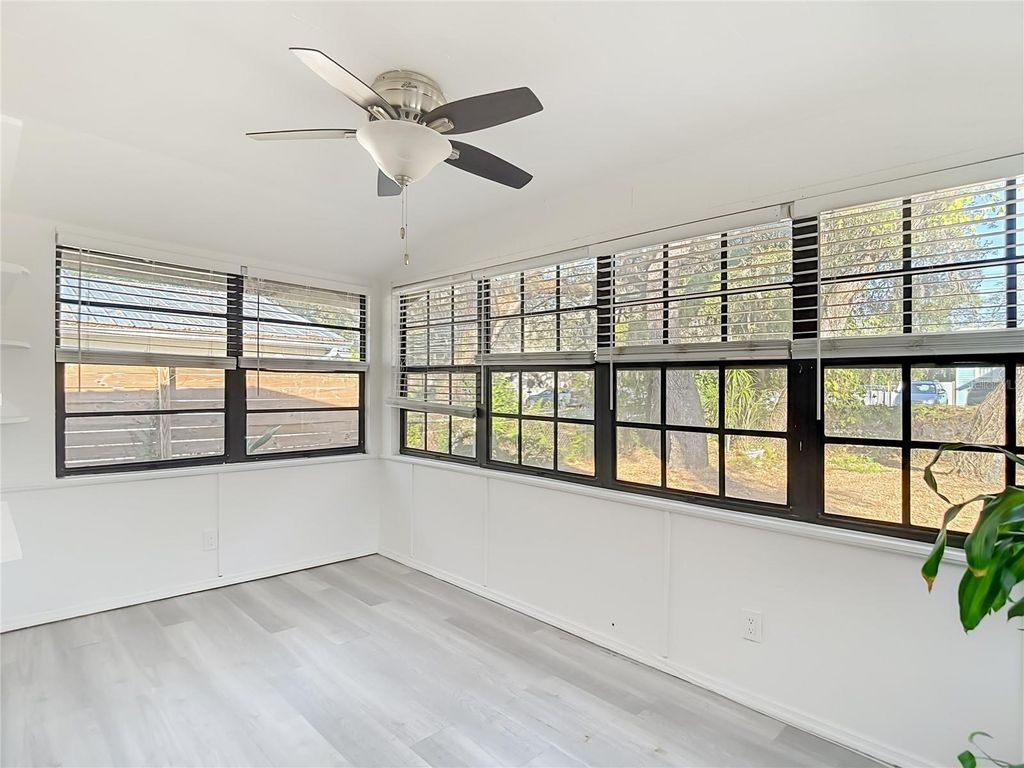 Image 6 of property listing at 8906 N ORLEANS AVENUE, Tampa, FL 33604