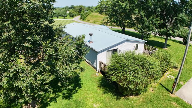 235 Pine Grove School Road, London, KY 40744
