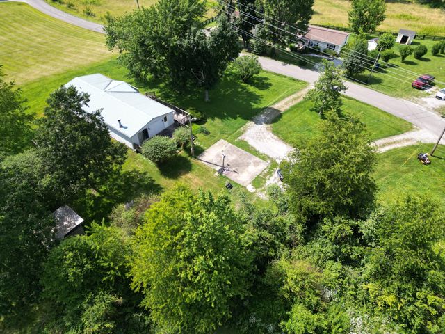 235 Pine Grove School Road, London, KY 40744