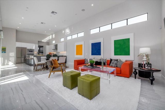 151 Holliday Way, Palm Springs, CA 92262