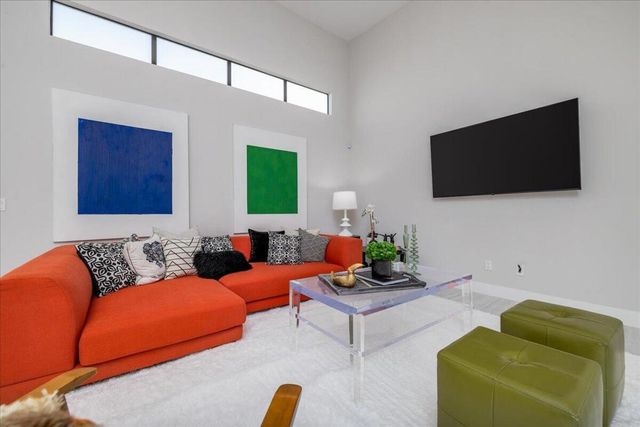 151 Holliday Way, Palm Springs, CA 92262