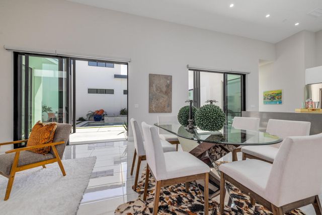 151 Holliday Way, Palm Springs, CA 92262