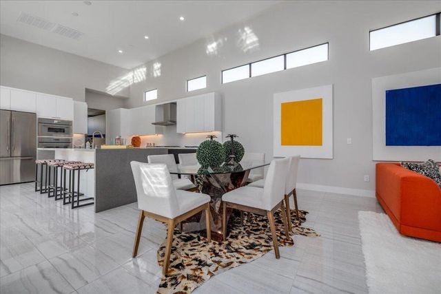 151 Holliday Way, Palm Springs, CA 92262