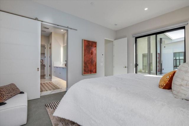 151 Holliday Way, Palm Springs, CA 92262