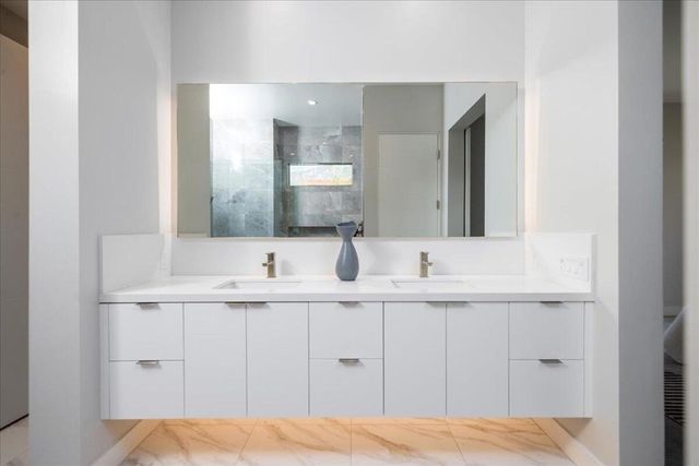 151 Holliday Way, Palm Springs, CA 92262