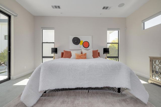 151 Holliday Way, Palm Springs, CA 92262