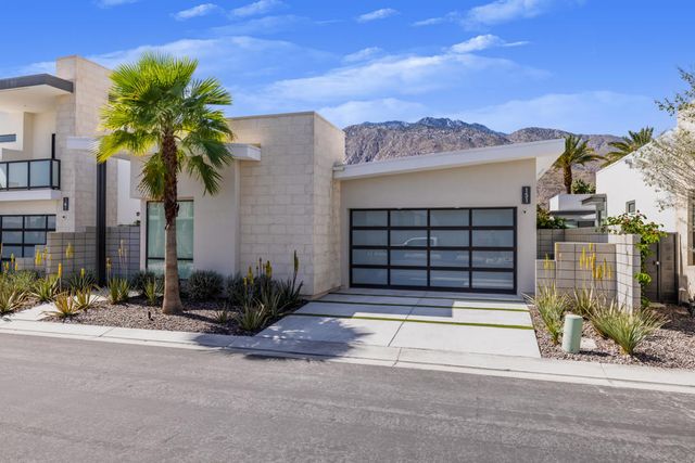 151 Holliday Way, Palm Springs, CA 92262