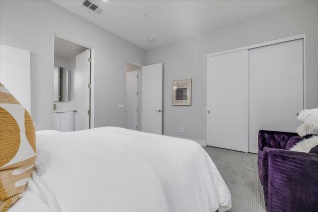 151 Holliday Way, Palm Springs, CA 92262