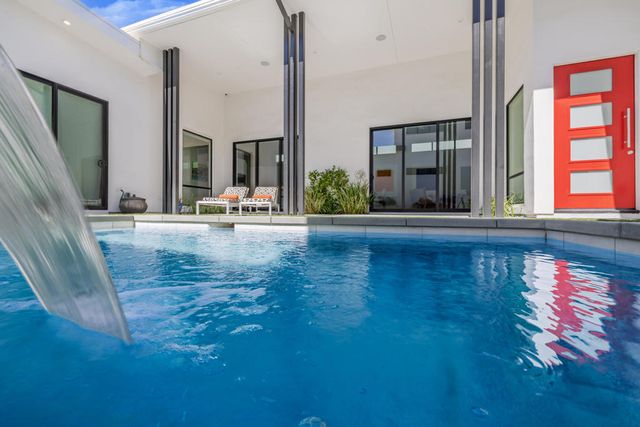 151 Holliday Way, Palm Springs, CA 92262