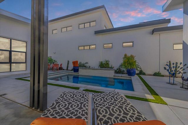 151 Holliday Way, Palm Springs, CA 92262