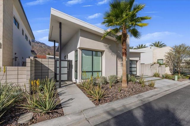 151 Holliday Way, Palm Springs, CA 92262