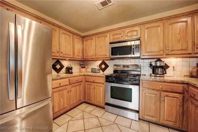 2318 Independence Road, Cedarville, AR 72932