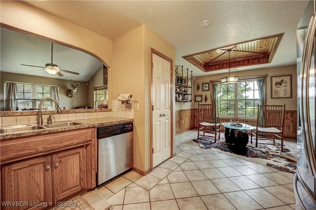 2318 Independence Road, Cedarville, AR 72932