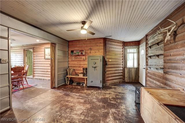 2318 Independence Road, Cedarville, AR 72932