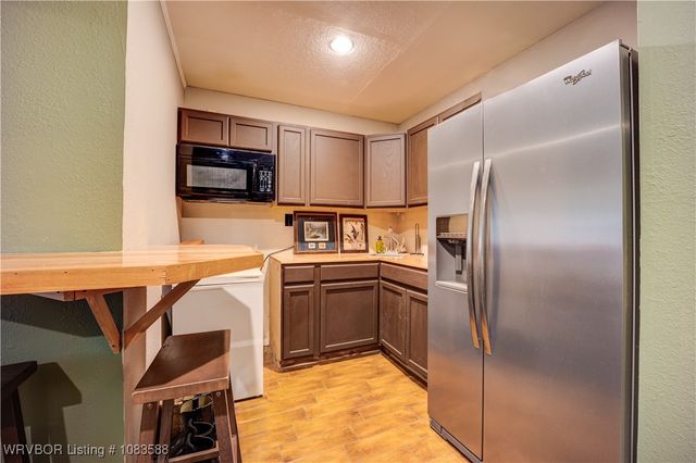 2318 Independence Road, Cedarville, AR 72932