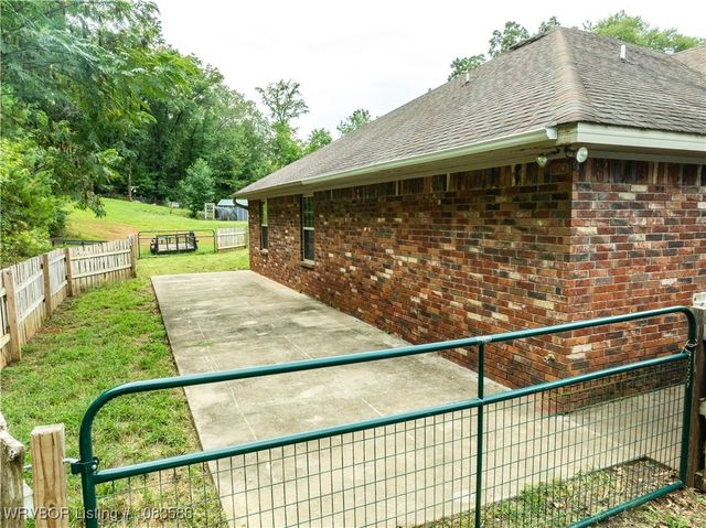 2318 Independence Road, Cedarville, AR 72932