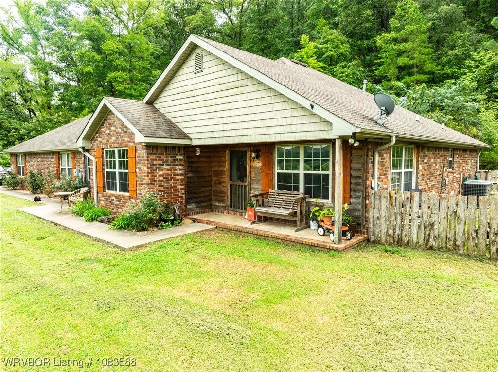 2318 Independence Road, Cedarville, AR 72932
