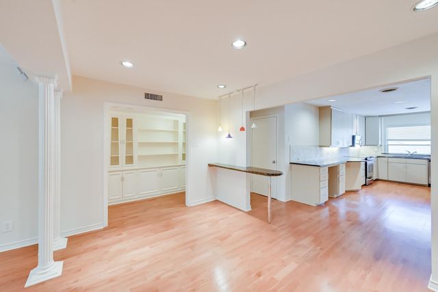 6349 Diamond Head Circle C, Dallas, TX 75225