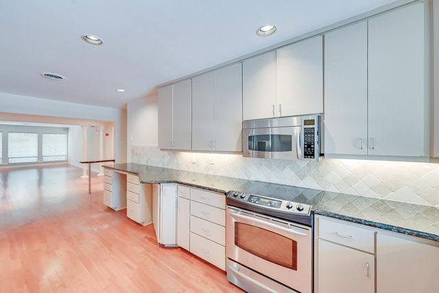 6349 Diamond Head Circle C, Dallas, TX 75225