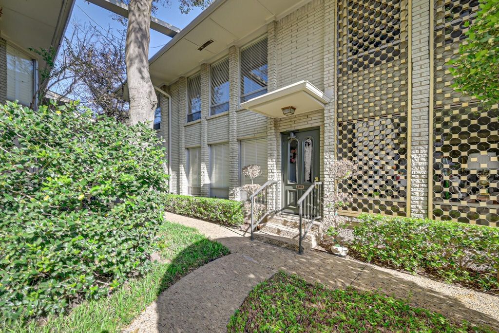 6349 Diamond Head Circle C, Dallas, TX 75225