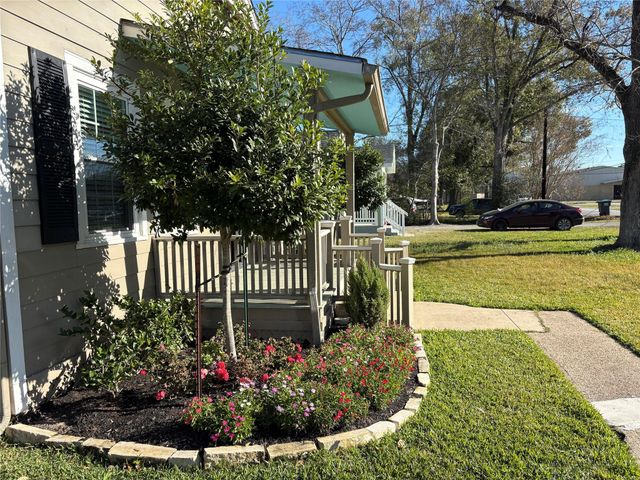 510 Hicks Street, Tomball, TX 77375