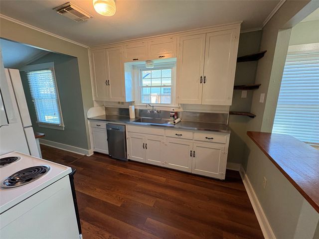 510 Hicks Street, Tomball, TX 77375