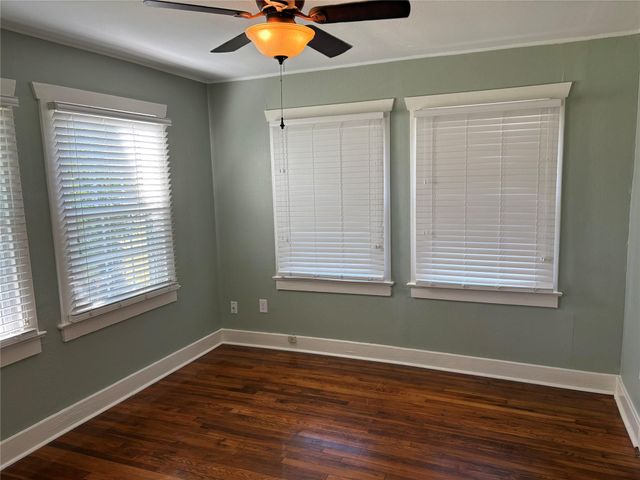 510 Hicks Street, Tomball, TX 77375