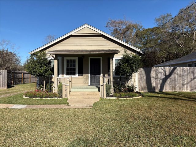 510 Hicks Street, Tomball, TX 77375